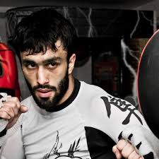 Adil Anwar attempts to be the first British Boxer of Pakistani Heritage to  win a Lonsdale Belt