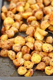 Oven Roasted Potatoes Made With Just Five Basic Ingredients Is A Super Healthy Utterly Deli Roasted Potato Recipes Oven Roasted Potatoes Easy Potato Recipes