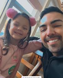 Feliz aniversário Mãe! Obrigado pela avó que tu se tornaste! Que venham  muito e muitos aniversários assim! Te amamos demais ❤️