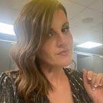 Karianne Mitchell's Instagram, Twitter & Facebook