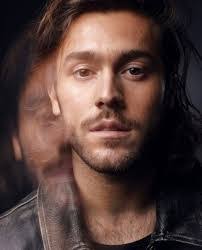 Max Benjamin's Instagram, Twitter & Facebook