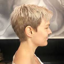 Kurzhaarfrisuren damen blond feines haar 2019. Frisuren 2020 Hochzeitsfrisuren Nageldesign 2020 Kurze Frisuren Frisuren Kurz Kurzhaarfrisuren Damen Feines Haar Kurze Frisuren Fur Frauen