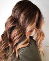 You don't have to go overboard to get pretty hair. 25 Fabulous Looks With Blonde Highlights On Brown Hair
