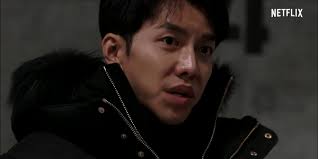 Lee seung gi debuted at as male vocalist in 2004 when he was only 17 years of age. Seunggissi