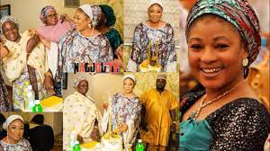 Hafsat oseni is on facebook. Tsohuwar Jaruma Hafsat Shehu Ta Yi Bikin Birthday Tare Da Mahaifiyarta Da Æ´an Uwan Ta A Gida Youtube