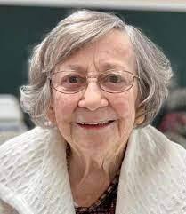 Robin Reyna's Instagram, Twitter & Facebook