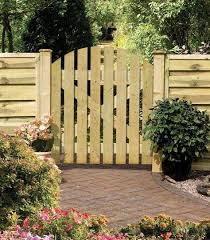 porte de jardin en bois idees et instructions de montage jardins en bois porte jardin et amenagement jardin
