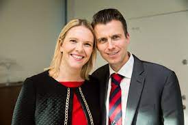 Sylvi listhaug (nato il 25 dicembre 1977) è un politico norvegese per il partito del progresso che ha servito come ministro per gli anziani e la sanità pubblica della norvegia sotto il primo ministro erna solberg da maggio a dicembre 2019. Sylvi Listhaug Er Gravid Fullt Mulig A Kombinere Krevende Jobb Med A Fa Barn Vg