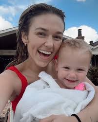 Samantha Billiot's Instagram, Twitter & Facebook