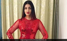 She made her acting debut in 1997 with dual role in mani ratnam's tamil political drama film iruvar, and her bollywood debut that same year in the romantic comedy aur pyaar ho gaya opposite bobby deol. Aishwarya Rai Bachchan Shares An Update On Mani Ratnam S Ponniyin Selvan