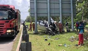 Ogos 1959 di hospital batu gajah, perak. 2 Beranak Maut 3 Parah Kereta Terbabas