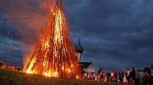 Ihr steht auf sommersonnenwende rituale? Sommeranfang 2020 Am 21 Juni Rituale Und Brauche Was Steckt Hinter Der Mysteriosen Sommersonnenwende News De