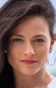 Lara Pulver