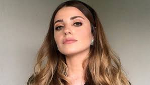 İstanbul aile mahkemesi'nde görülen davanın ilk duruşmasına davacı ezgi eyüboğlu ile davalı kaan yıldırım avukatlarıyla birlikte katıldı. Ezgi Eyuboglu Bosandi Mi Ezgi Eyuboglu Kaan Yildirim Bosandi Mi