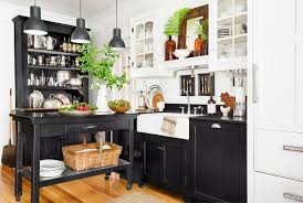 Step Inside A Serene Bungalow Cuisines De Maison Minuscules Decoration De Cuisine Rustique Decor De Cuisine De Ferme