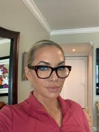 Elizabeth Mathurin's Instagram, Twitter & Facebook