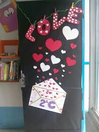 Por ello elegimos distintas opciones que vemos a continuación y que de paso, van a combinar con los muchos tipos de decoración que podemos encontrar en las casas. San Valentin Valentines Classroom Door Valentines Door Decorations Classroom Valentines School