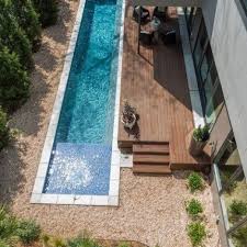 on a aime sur pinterest piscine et jardin terrasse design piscine couloir de nage