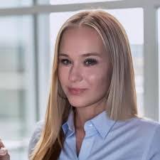 Ellen Calloway's Instagram, Twitter & Facebook