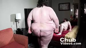 Super chubbin flexing his body on ThisVid.com for your pleasure with bigchaddyb