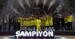 Türkiye'nin en başarılı takımlarından fenerbahçe, 112 yıllık geçmişini çok sayıda kupayla süslemiş durumda. Kupa Fener I Fotomac