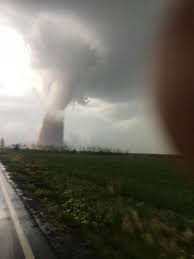 Drivers left their cars near calarasi to stare at the rare tornado as it swirled through fields, picking up a tower of dust. Cum S A Format Tornada Din CÄƒlÄƒraÈ™i In Trei Minute Video Observatorul Prahovean