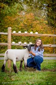 10 Ideas For Using Your Livestock In Senior Photos Sure Champ Country Senior Pictures Farm Senior Pictures Cute Senior Pictures
