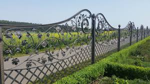 Mehr Auf Http Www Mk Zaune Eu Gartenzaun Schmuckzaun Eisenzaun Gitterzaun Metallzaun Zaunfelder Schiebetor Schmiedeeiserne Gartentore Zaun Tor Design