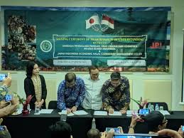 Issued by bpjph based on a written halal fatwa issued by mui. Mui To Issue Halal Certification For Japanese Companies Business The Jakarta Post