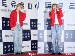V BTS gây chú ý khi đến ủng hộ phim mới của Park Seo Joon
