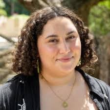 Mona Dubois's Instagram, Twitter & Facebook