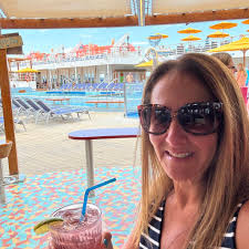 What hotels near Port Canaveral offer a shuttle to MSC?