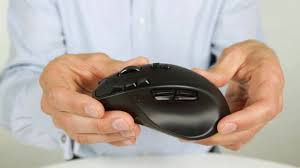 We've put everything you need to get started with your wireless gaming mouse g700 right here. Up Close With The Logitech Wireless Gaming Mouse G700 Youtube