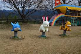 公園にある 動物や乗り物の形のした乗ってゆらゆら遊ぶ遊具の名前ってなんなん Aiaiplus鴫野のブログ