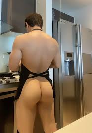Male nudity: Bubble butt in the kitchen - ThisVid.com