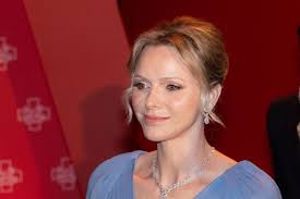 Fürstin Charlène: Ihr Make-up-Fauxpas beim 76. Rot-Kreuz-Ball