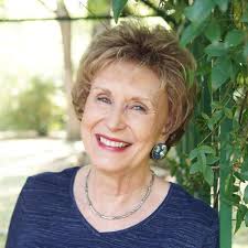 Karen Callihan's Instagram, Twitter & Facebook