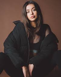 Ficcaoadolescente Ficcao Adolescente Amreading Books Wattpad Girl Photography Poses Photography Poses Women Photoshoot Poses