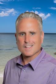 Andrew Claypool's Instagram, Twitter & Facebook