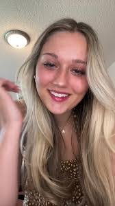 Amber Vail's Instagram, Twitter & Facebook