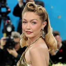 Emily Williams receives Richard Siegfried Student Award for excellent GPA