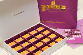 Een eerbetoon dat vanaf nu ook eetbaar is, want chocolatier dominique persoone creëerde een jurk uit 36 kilo belgische chocolade, geïnspireerd op de kostuums van de valkyries die in de voorstelling. The Chocolate Line Thechocolatelin Twitter