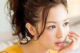 前髪 ピンで即 おしゃれになる 留め方10のコツ 仕事 学校にもおすすめアレンジ集 美的 com 前髪なし ヘア ポニーテール 前髪なし ポニーテール 前髪