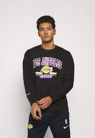 The closest font you can get for the los angeles lakers logo is valencia serial medium italic font. Mitchell Ness Nba La Lakers Arch Logo Crewneck Vereinsmannschaften Black Schwarz Zalando De