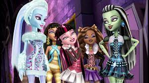 Monster high is a place where students embrace and celebrate what makes them different. Monster High Wettrennen Um Das Schulwappen Monsterkrass Verliebt Trailer Deutsch German Hd Youtube