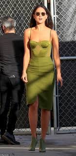 Jun 12, 2021 · la actriz eiza gonzález, tras ser comparada una vez más con salma hayek, aseguró que ella sólo busca que méxico tenga la importancia que merece y una representación muy digna en hollywood. Eiza Gonzalez Marvels At A Bustier Style Dress And Ankle Boots As She Heads To Jimmy Kimmel Live London News Time