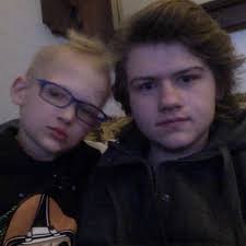 Stream Adam Glomb music