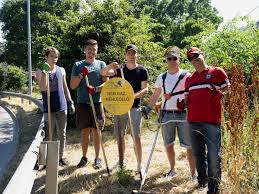 A dal és a hozzá készült videóklip 2004 márciusában debütált a slágerlisták élén. Szabo Timea Feljelenti A Mehlegelot Lekaszalo Fidelitast Termeszetkarositas Miatt Szmo Hu