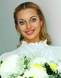 Почему она ушла из большого и чем занимается сейчас. Kak Menyalas Anastasiya Volochkova Byuti Preobrazheniya Baleriny