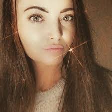 Elise Curran's Instagram, Twitter & Facebook